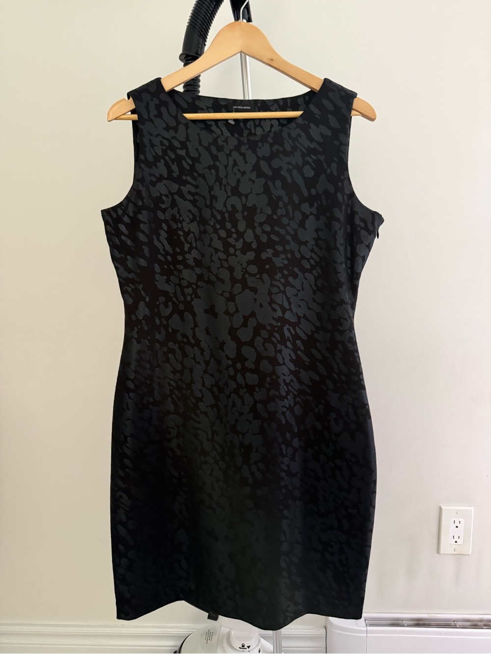 New Saks Fifth Avenue Black Textured Sleeveless Sheath Dress